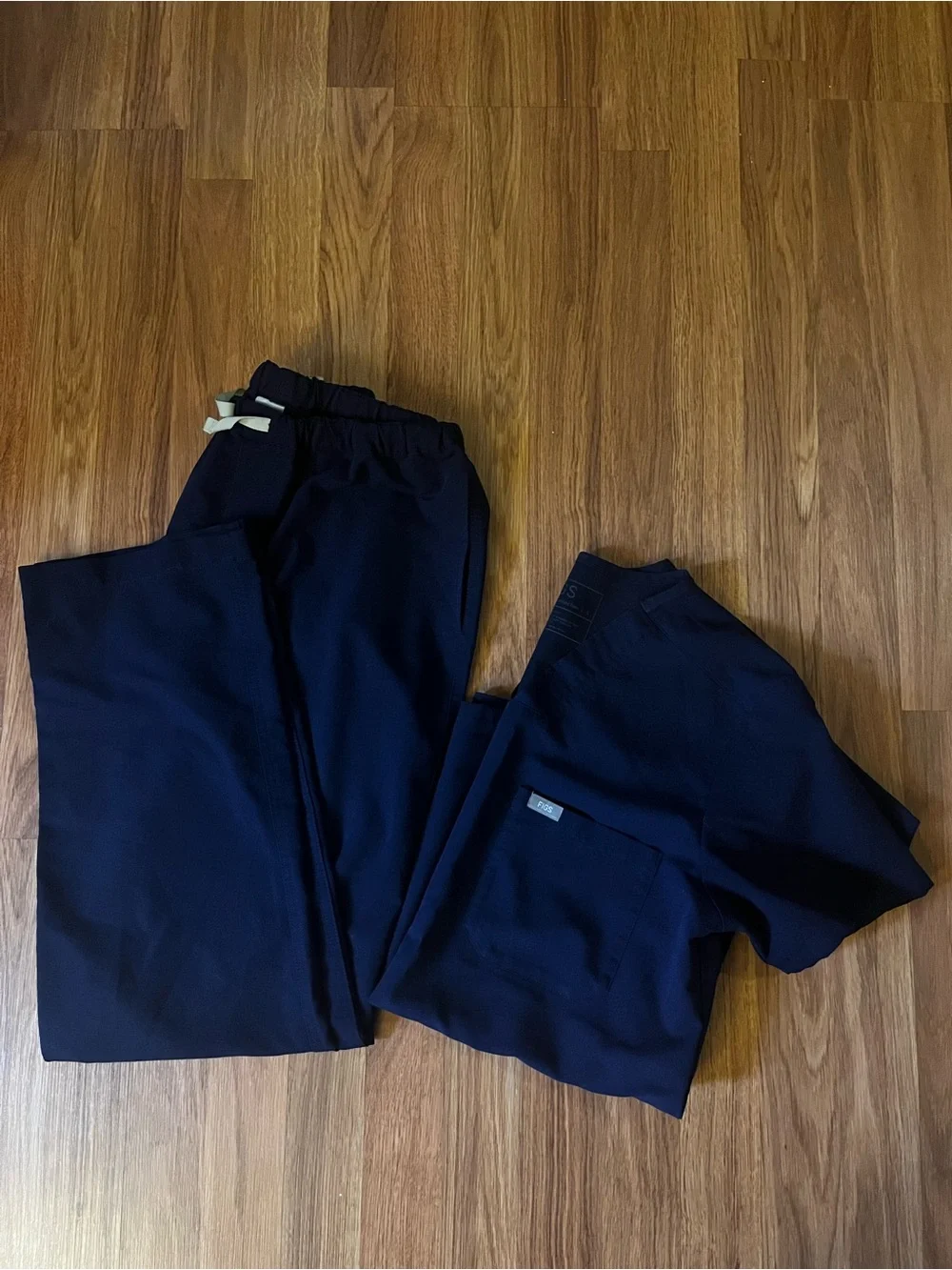 Figs deep navy